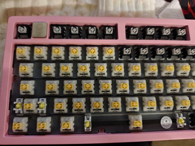 阿米洛VXT81奶咖三模机械键盘评测:静电容轴体的极致手感美学