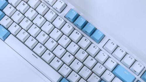 杜伽K310W机械键盘深度评测：三模连接与Cherry轴的经典碰撞