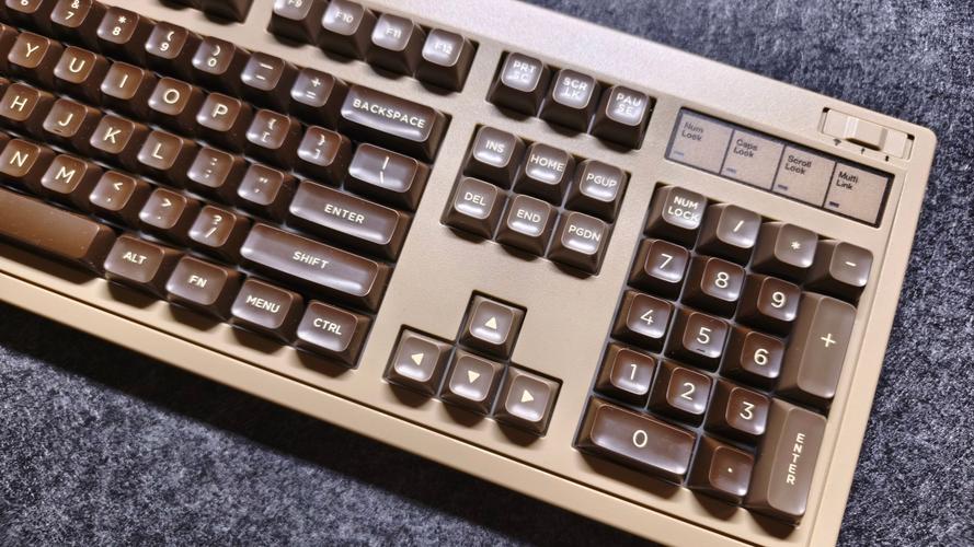 电竞游戏场景下的键盘使用