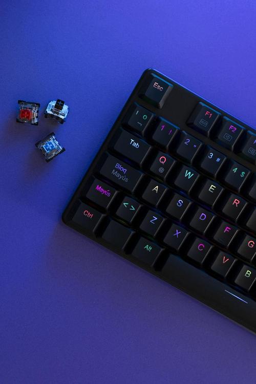 信仰之光与硬核手感:华硕ROG Strix Scope机械键盘深度评测