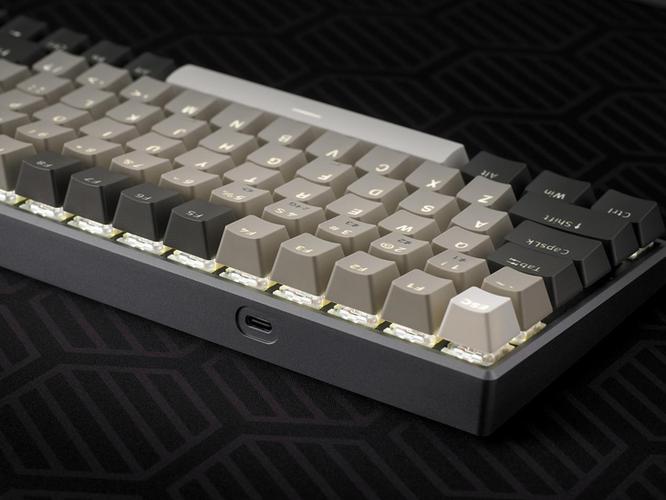 键盘内部电路与电池