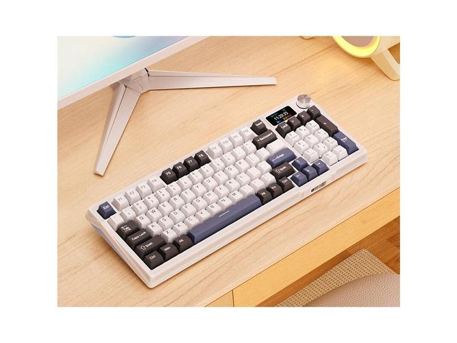 银雕Y95PRO三模机械键盘深度评测：海霞轴加持下的全能生产力工具