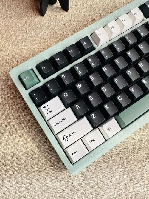 复古美学与强悍续航:黑爵QS87奥利维蒂绿机械键盘深度评测