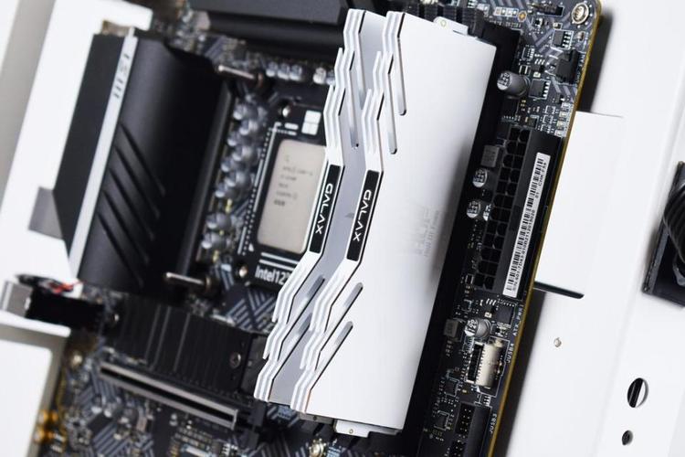 DDR4内存巅峰对决：影驰、科赋与芝奇深度对比