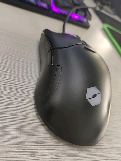 机械革命耀·M330深度评测：入门级电竞鼠标的性价比之选