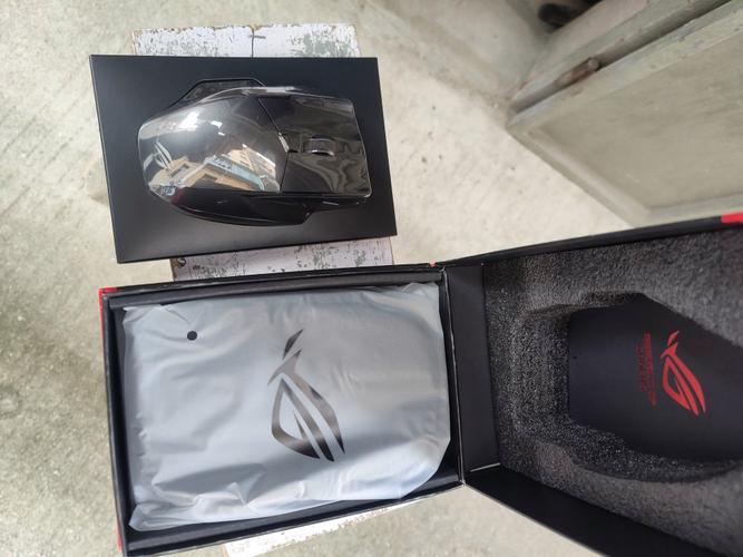 鼠标充电底座与续航