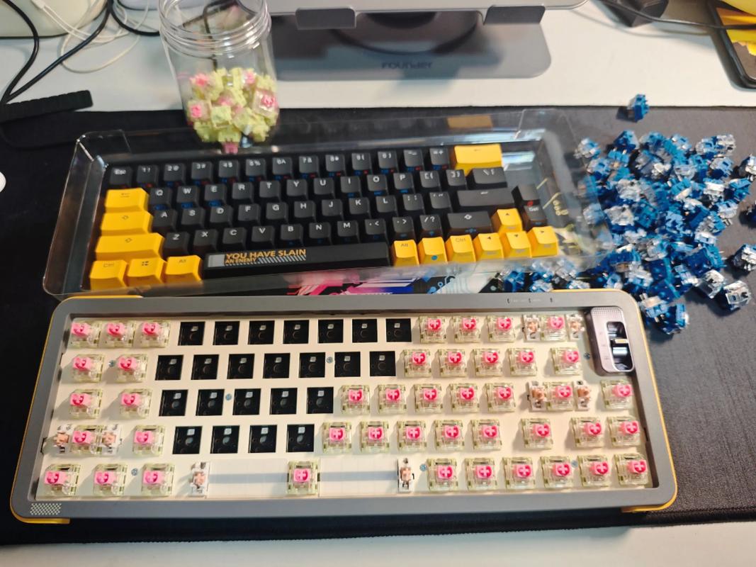 新盟X98Ultra vs 雷蛇黑寡妇 vs GANSS GS-87C:三代机械键盘深度对比