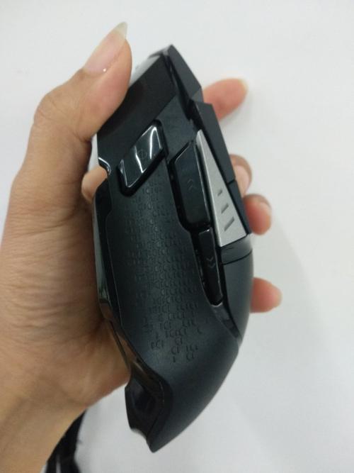 游戏桌面与鼠标使用场景