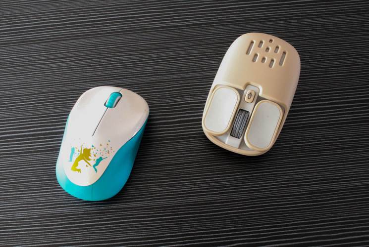 电子设备充电与桌面场景