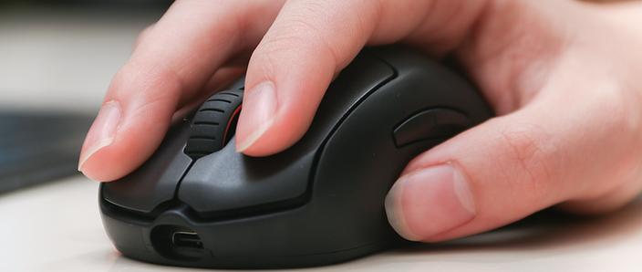 黑色电竞外设特写