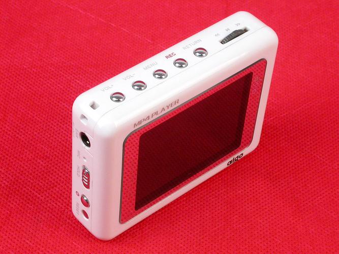 USB连接与电子设备特写