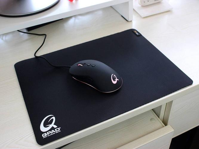 电脑桌面与有线外设连接