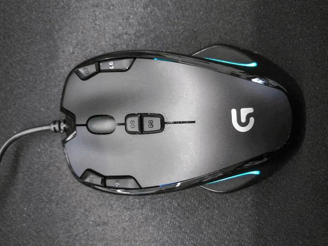 有线鼠标桌面供电与连接场景