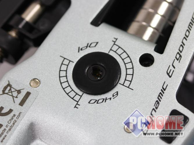 科技设备供电与连接场景