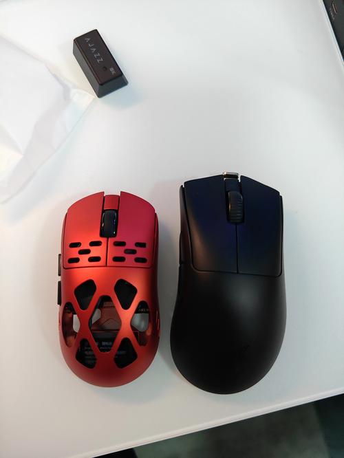 黑爵 AM3 PRO 评测:47g 轻量化三模鼠标,主打便携与个性手感