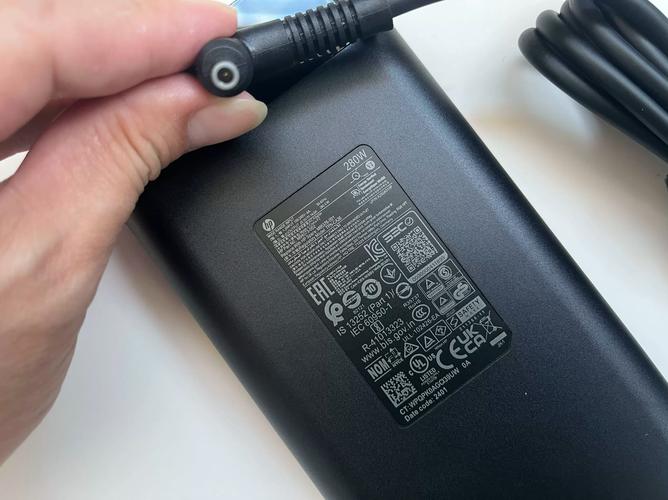 航世 MW179L 充电款评测：三模连接、静音按键与四档 DPI 的商务小鼠标