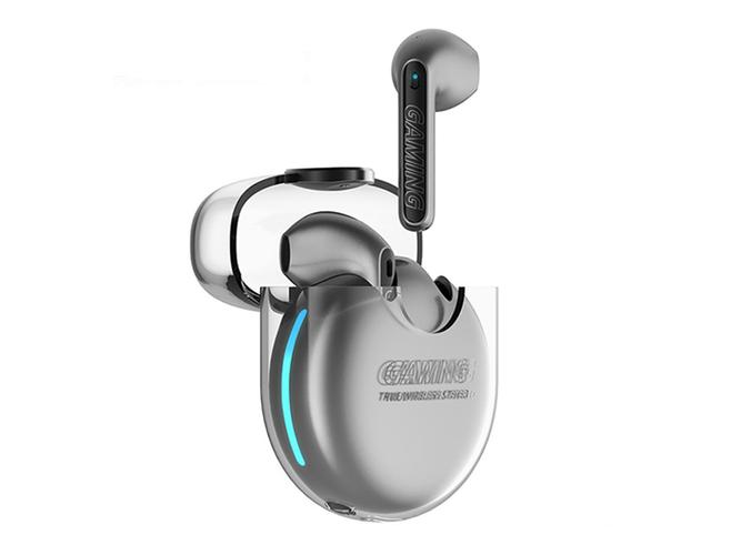 游戏外设购买与桌面搭配场景