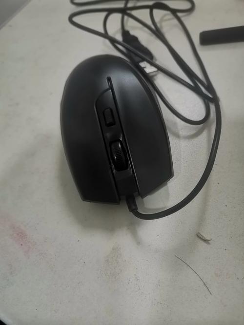 笔记本办公与无线鼠标搭配场景