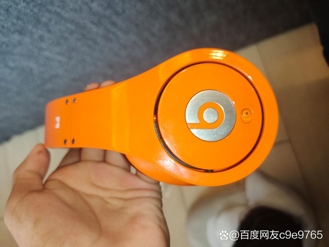 办公场景中的电脑键鼠使用