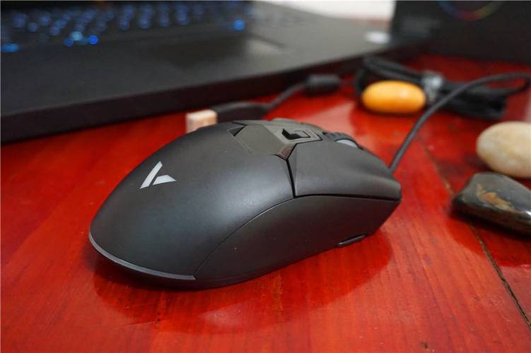 电脑桌面与外设选择场景