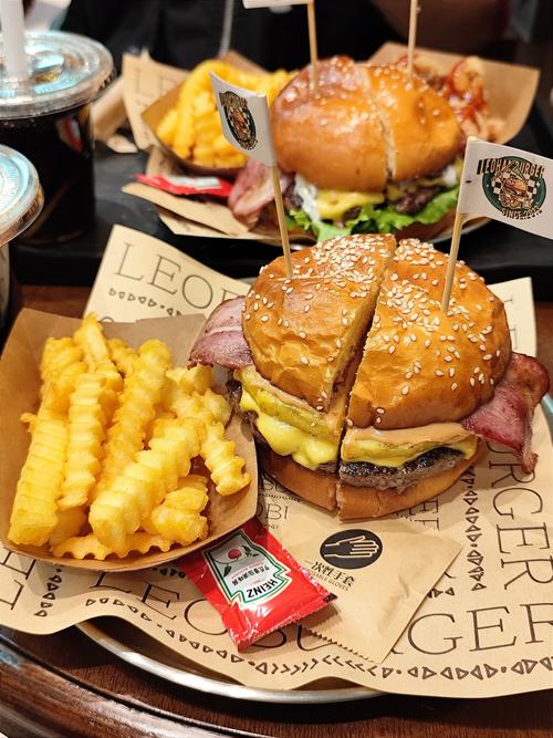 鼠标与笔记本电脑的特写