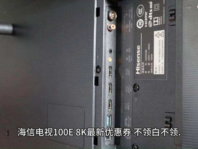 简洁桌面上的电脑外设