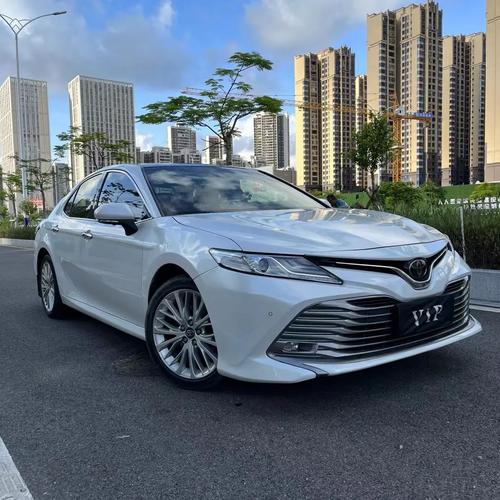 桌面电脑与键鼠套装的连接展示