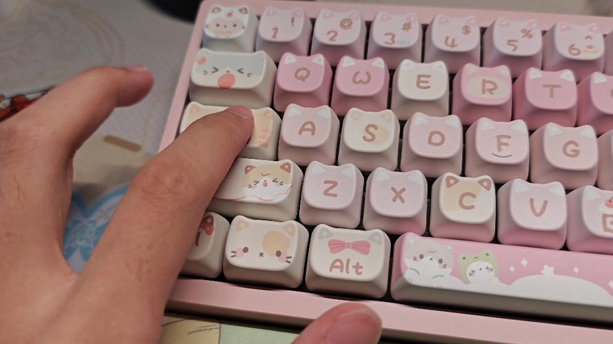 科技桌面与键盘设备