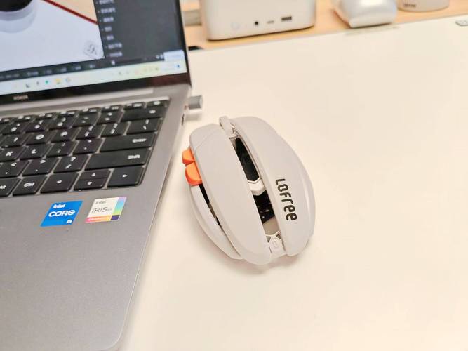 科技硬件与桌面供电场景