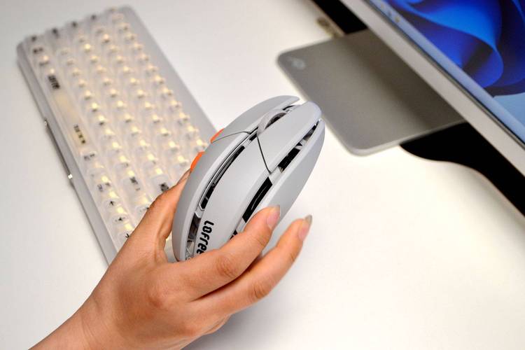 电脑游戏操作与外设手部动作