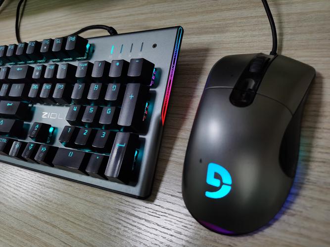 电脑外设与USB连接场景