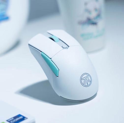 华硕Mini 天选鼠标评测：三模连接、65g轻量化，移动便携党的随身利器