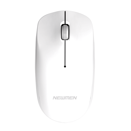 办公桌上的笔记本电脑与外设