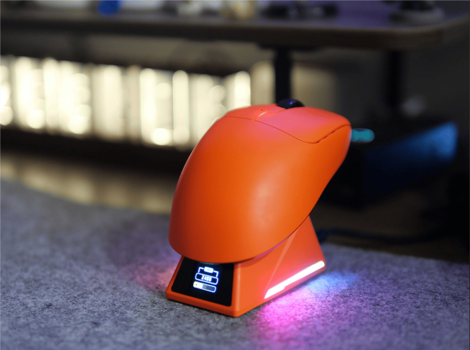 电竞外设与桌面设备氛围图