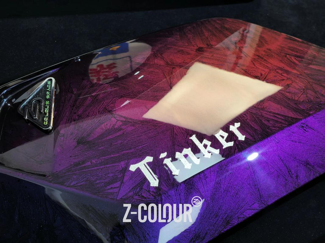 科技桌面与电子设备供电场景