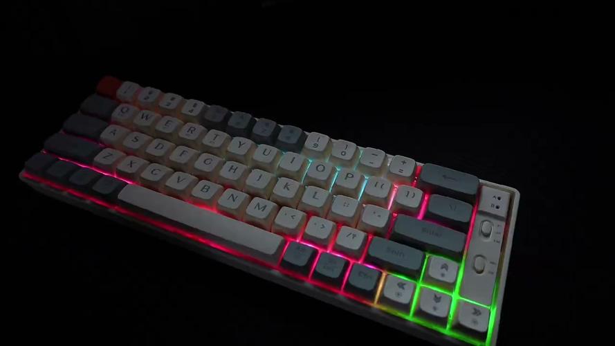 带背光的电脑外设与桌面环境