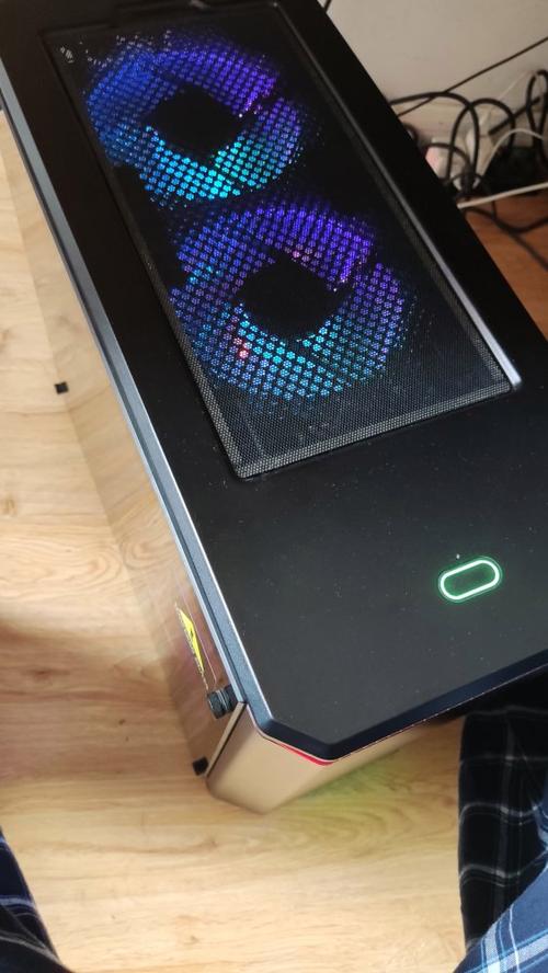 PC硬件装机与散热器细节