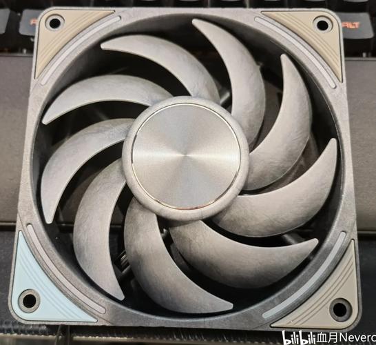 电脑散热与供电控制场景