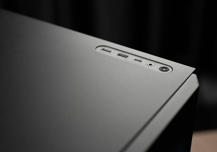 电脑主机内部灯效