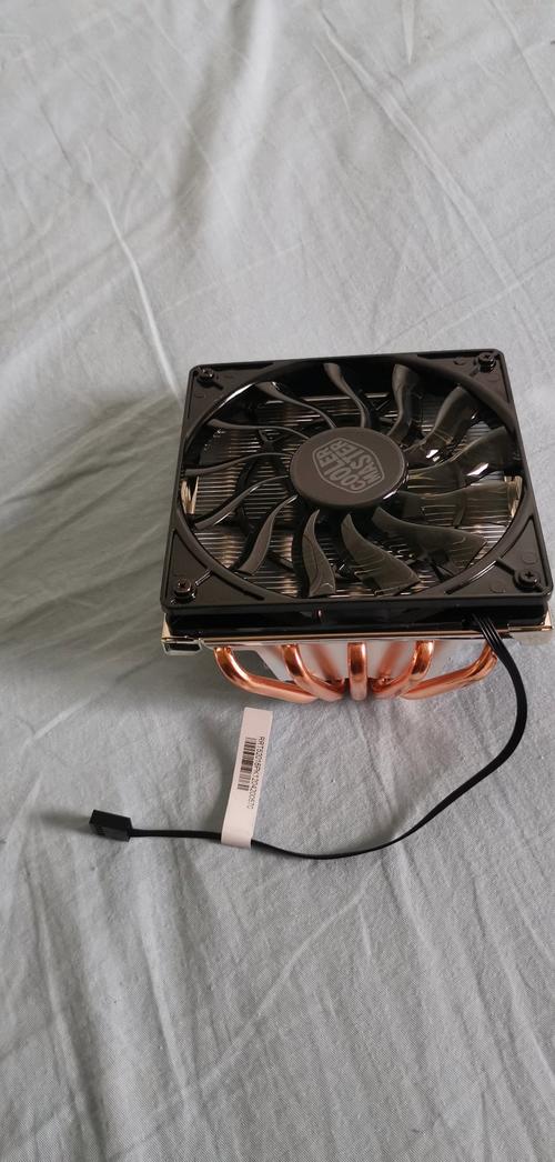 风冷散热器与机箱内部