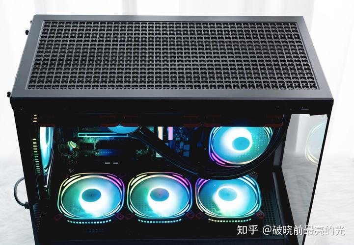 电脑散热风扇与内部硬件