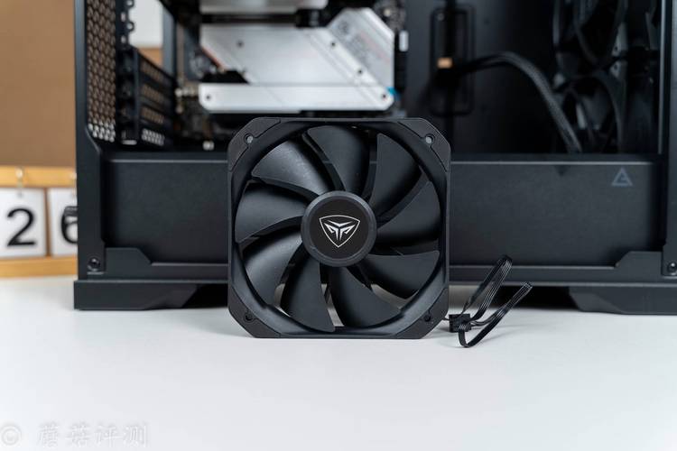 散热器与PC内部硬件细节