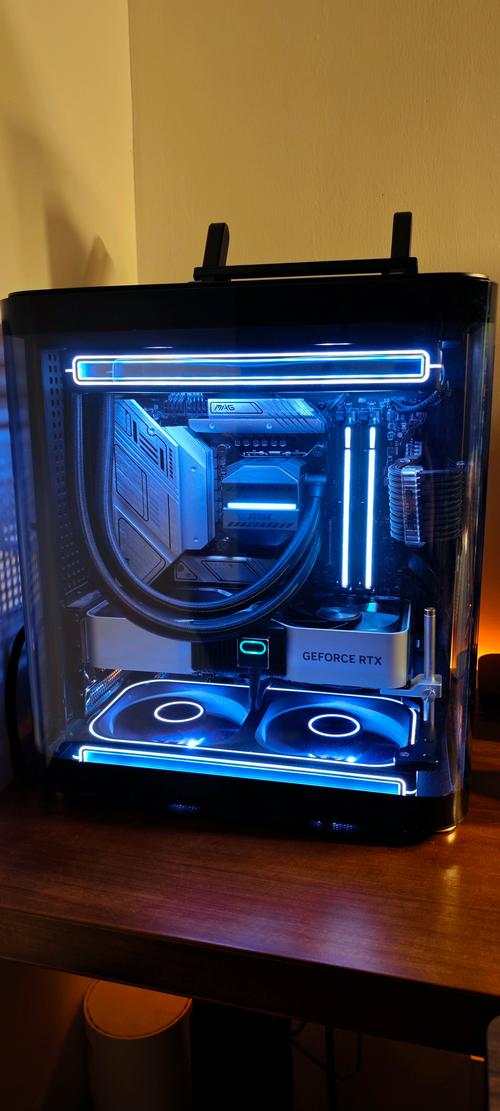 桌面电脑与硬件评测场景