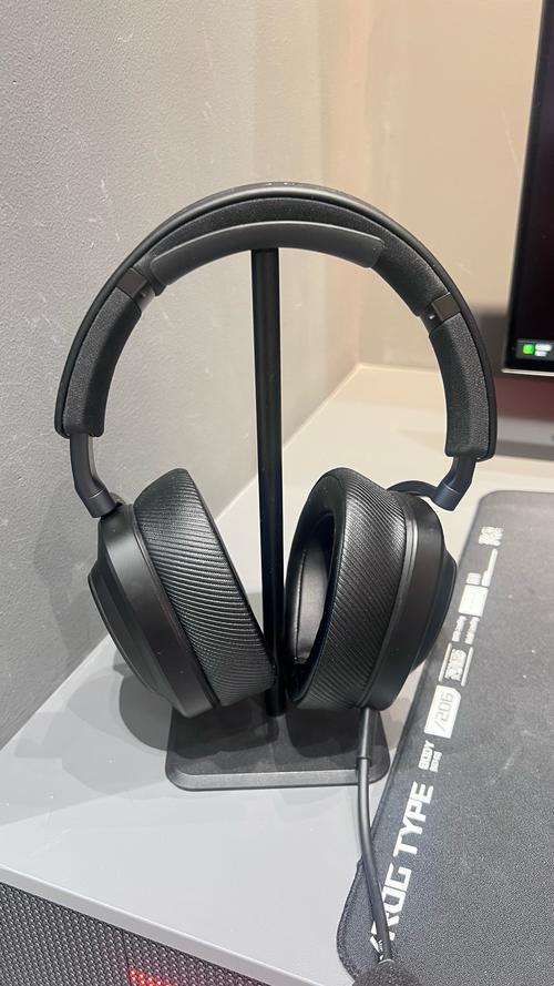 电脑机箱内部散热风扇展示