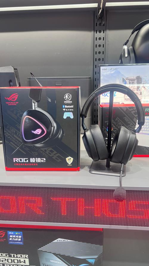 电脑硬件与散热器特写