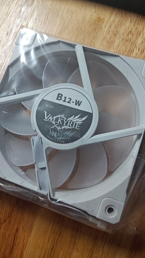 主板与散热器安装场景