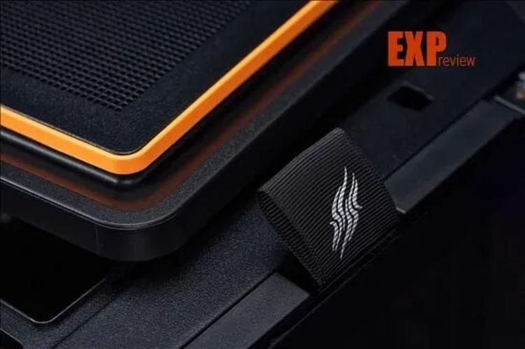 机箱内部风道与硬件散热示意，适合展示风扇性能