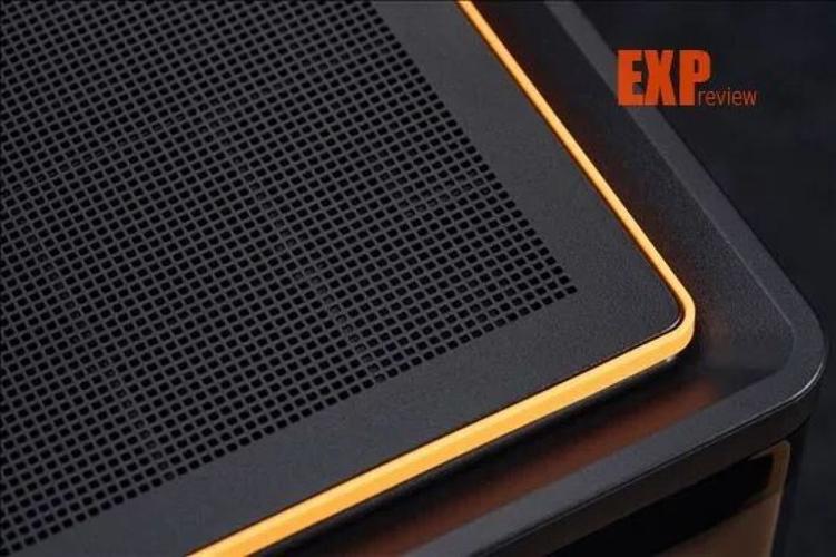 高性能电脑内部散热场景，适合性能表现章节配图