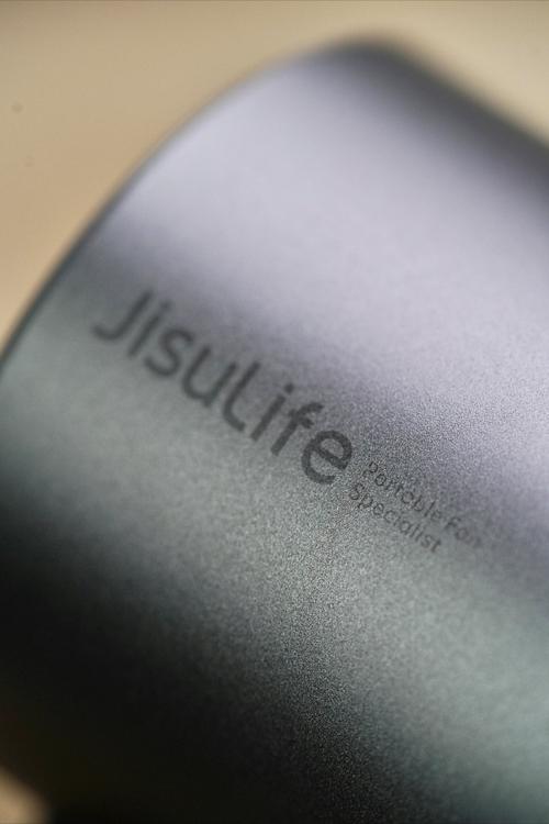 电脑内部散热与线缆布局