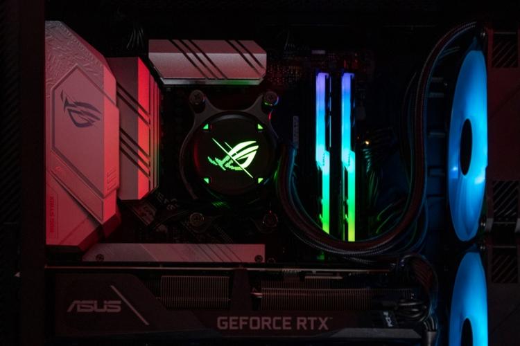 高性能电脑内部组件